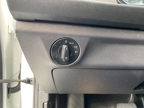 Used 2019 Volkswagen Jetta SE image 50