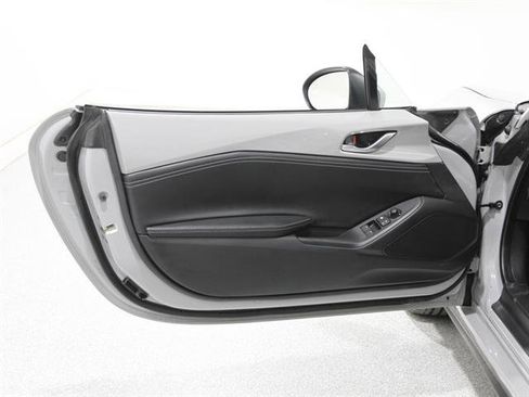 Certified 2025 MAZDA MX-5 Miata RF Grand Touring image 5