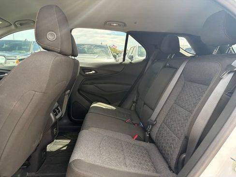 Used 2024 Chevrolet Equinox LT FWD image 11