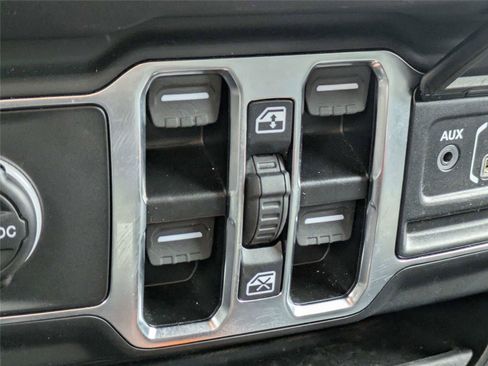 Used 2025 Jeep Wrangler Unlimited Sahara w/ Safety Group AWD/4WD image 26