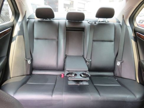 Used 2013 Mercedes-Benz C 300 4MATIC Sedan image 23