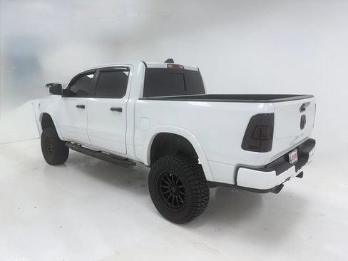 Used 2019 RAM 1500 Laramie RWD image 17