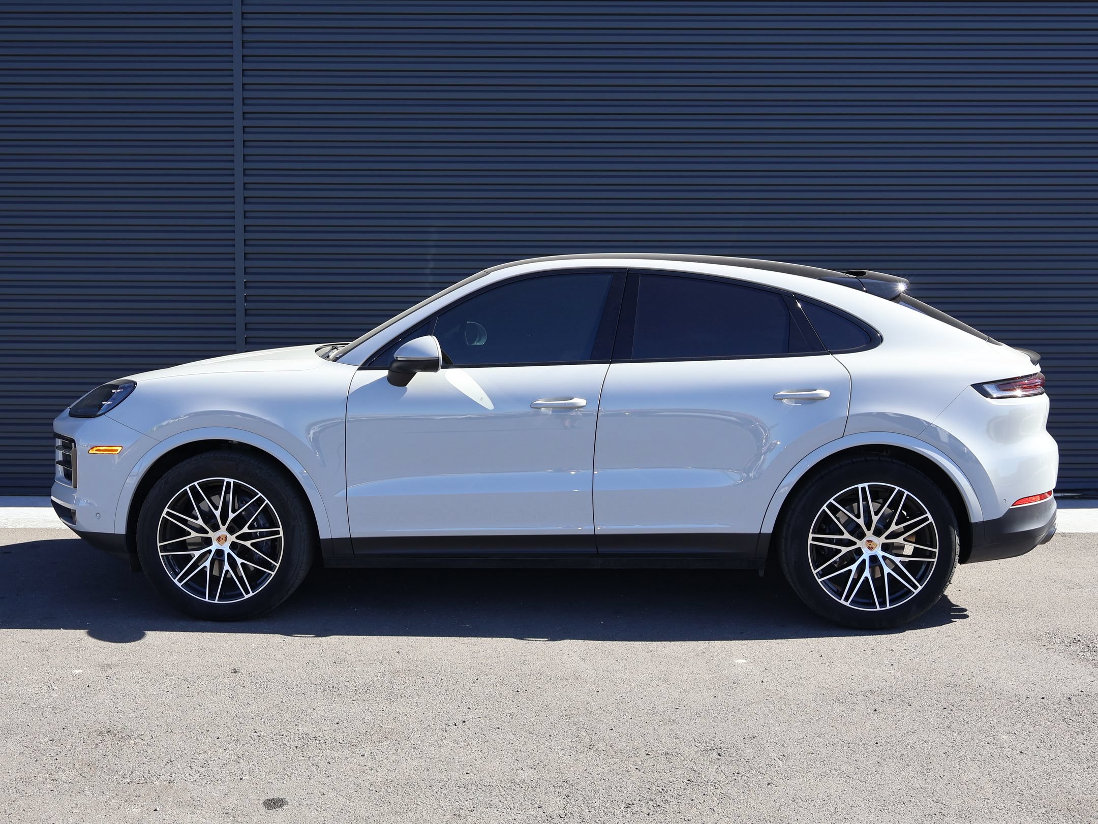 Certified 2026 Porsche Cayenne Coupe AWD/4WD image 2