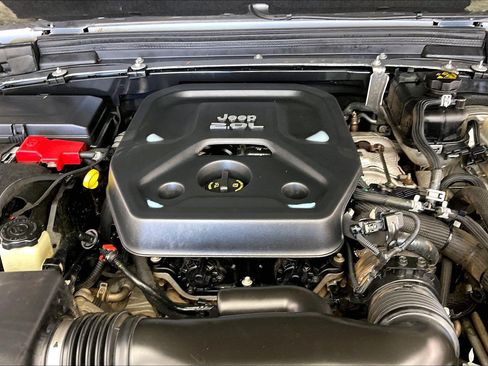 Used 2018 Jeep Wrangler Unlimited Rubicon AWD/4WD image 9