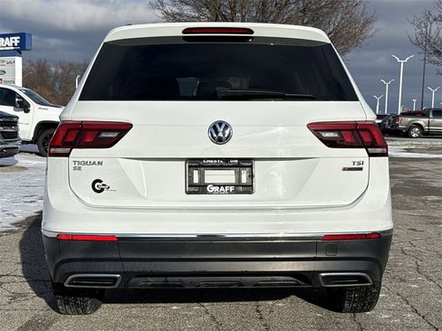 Used 2018 Volkswagen Tiguan SE w/ Panoramic Sunroof Package image 7