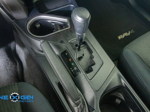 Used 2016 Toyota RAV4 LE FWD image 21