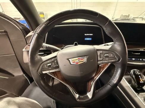 Used 2023 Cadillac Escalade Premium Luxury image 13