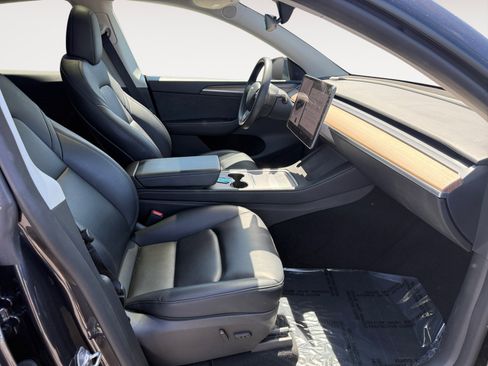 Used 2025 Tesla Model Y Long Range AWD/4WD image 19