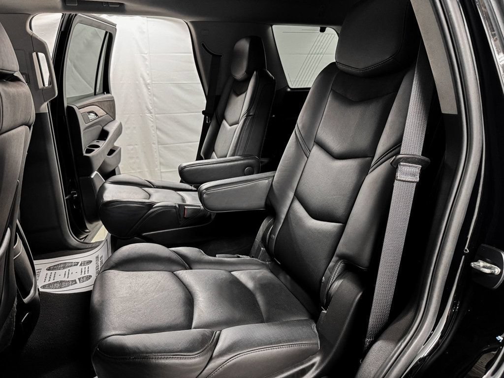 Used 2015 Cadillac Escalade Premium AWD/4WD image 8