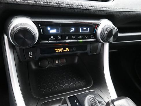 Used 2021 Toyota RAV4 LE w/ Carpet Mat Package (TMS) image 16