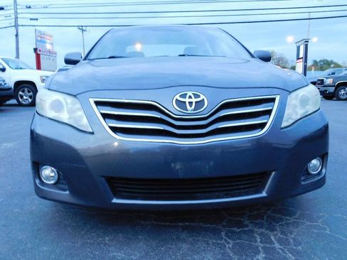 Used 2010 Toyota Camry XLE image 4