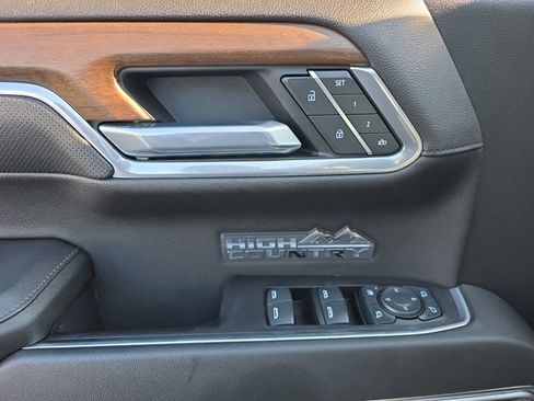 Used 2022 Chevrolet Silverado 1500 High Country image 18