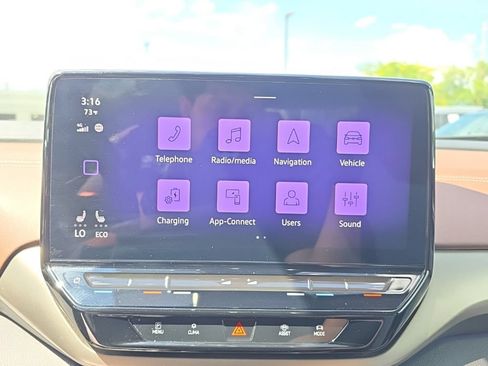 Certified 2023 Volkswagen ID.4 Pro AWD/4WD image 17