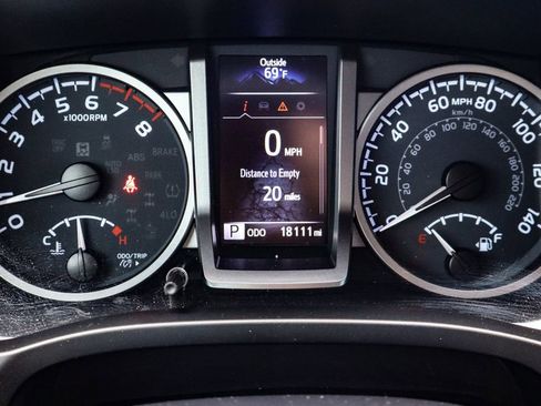 Used 2023 Toyota Tacoma SR5 w/ Technology Package image 29