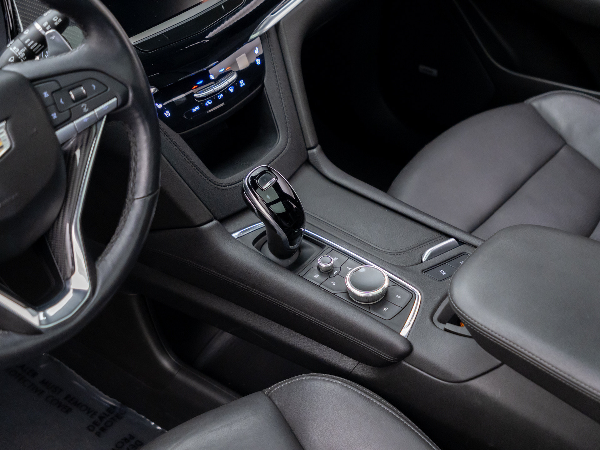 Certified 2024 Cadillac XT6 Sport w/ Technology Package AWD/4WD image 14
