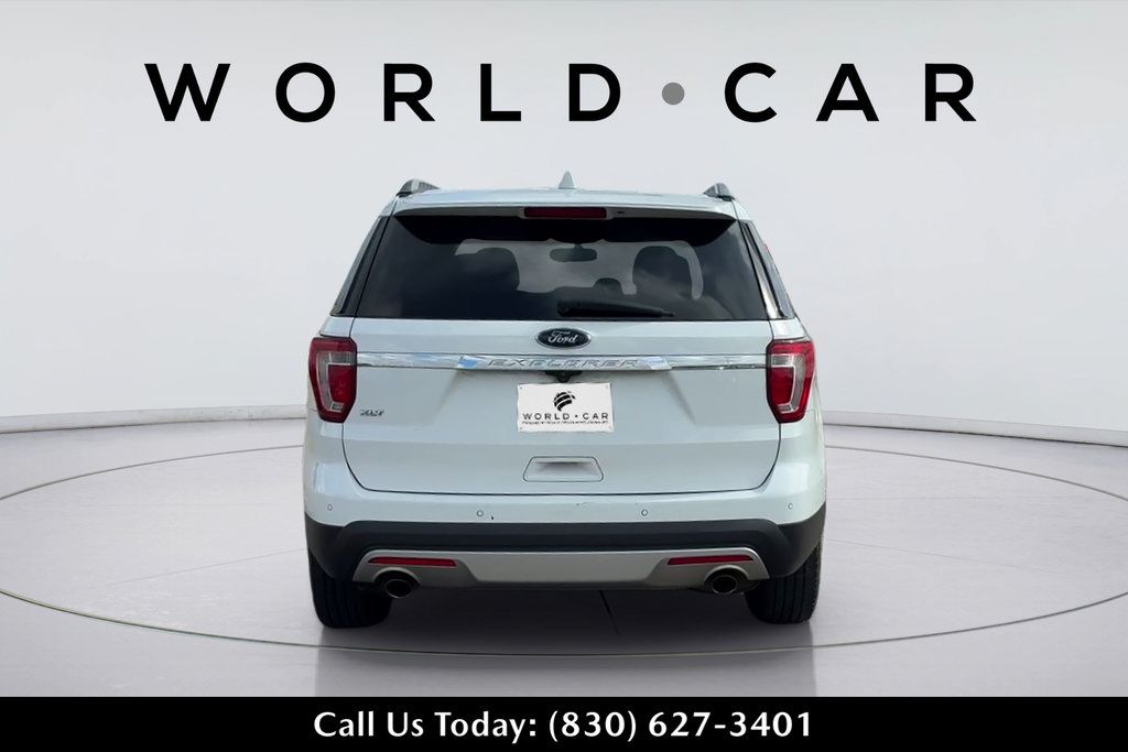 Used 2017 Ford Explorer XLT w/ Equipment Group 202A FWD image 7