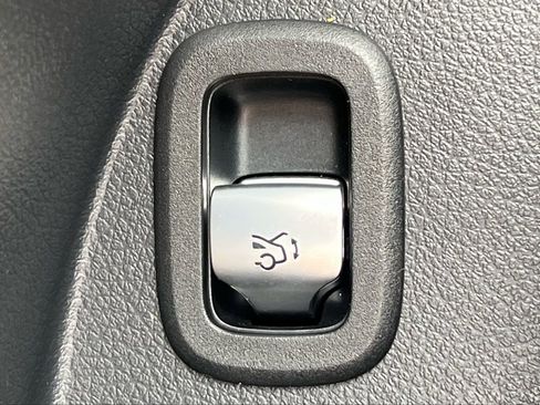 Certified 2023 Mercedes-Benz GLC 300 4MATIC image 38