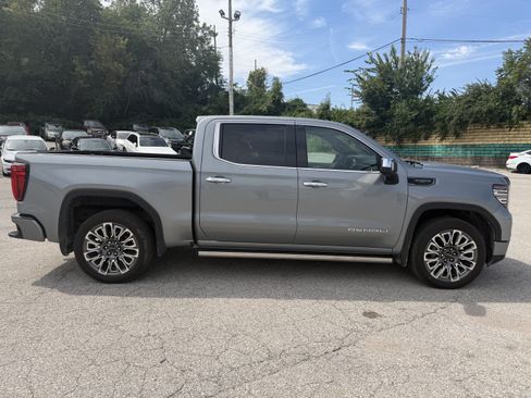 Used 2024 GMC Sierra 1500 Denali Ultimate AWD/4WD image 8