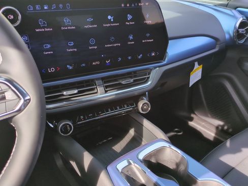 New 2026 Chevrolet Equinox EV LT image 13