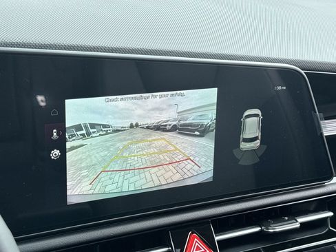 Used 2025 Kia Niro EX Touring FWD image 22