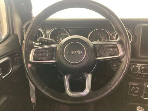 Used 2020 Jeep Wrangler Unlimited Sahara image 6