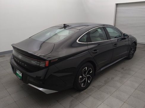 Used 2025 Hyundai Sonata SEL FWD image 9