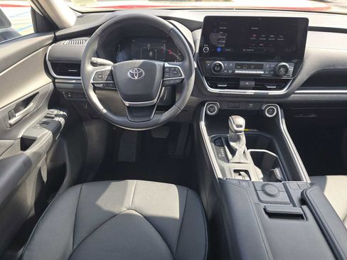 Certified 2025 Toyota Grand Highlander FWD image 19