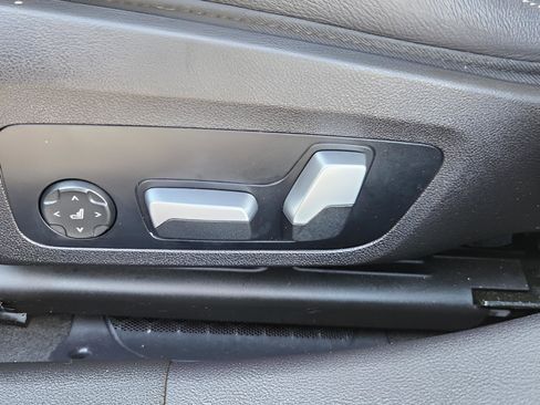 Certified 2023 BMW 330i Sedan w/ Driving Assistance Package image 9