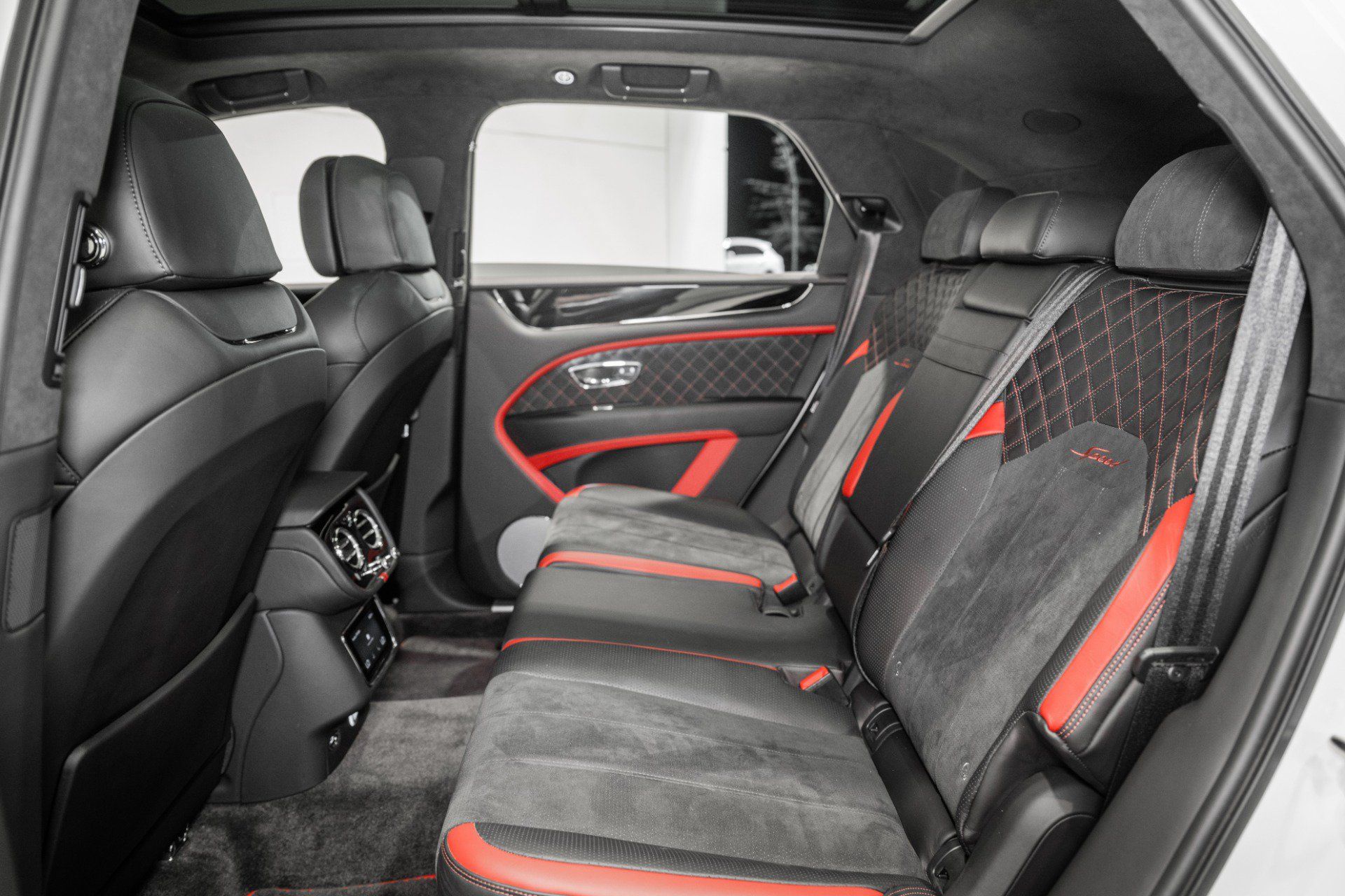 Used 2021 Bentley Bentayga Speed AWD/4WD image 10