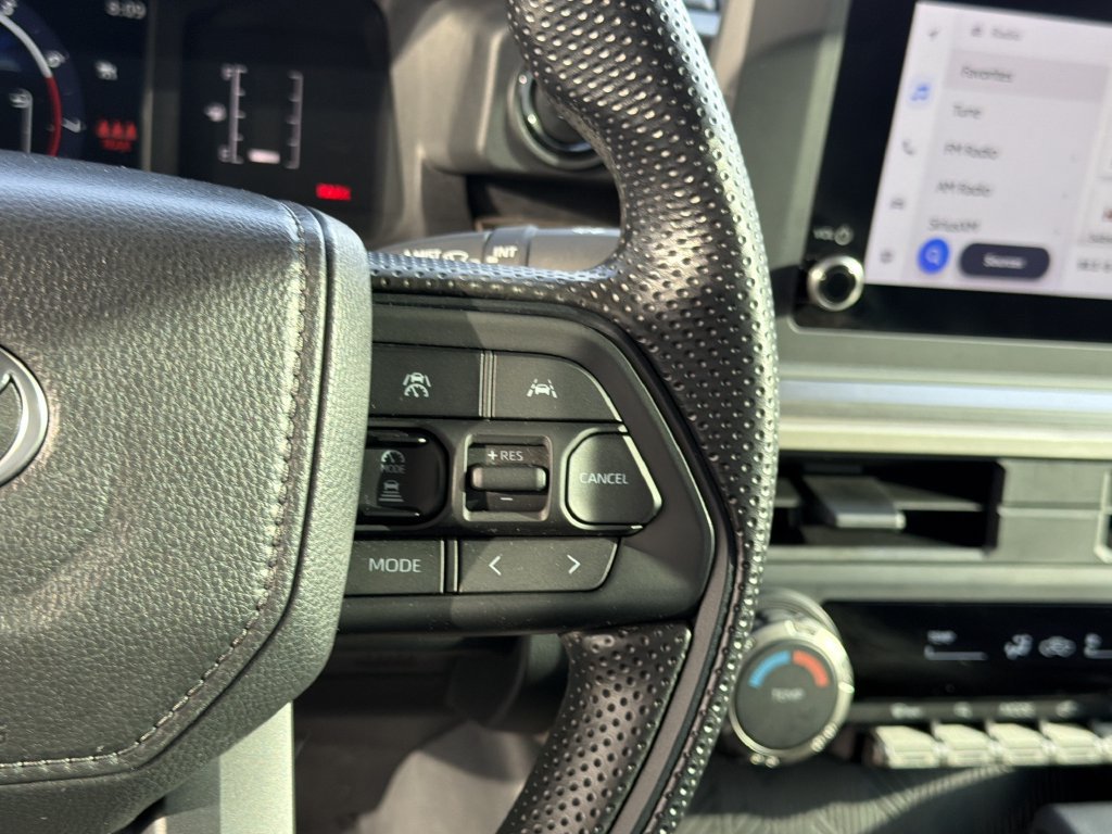 Used 2025 Toyota Tacoma SR5 AWD/4WD image 25