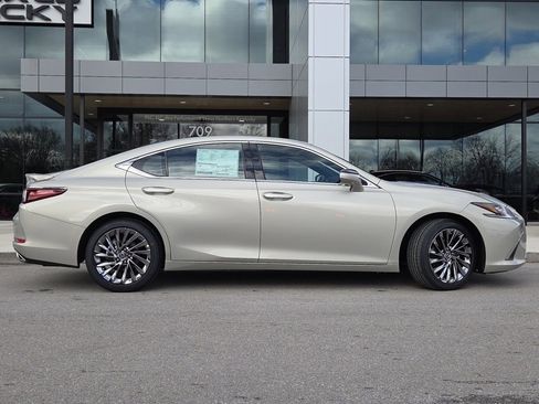 New 2025 Lexus ES 350 Ultra Luxury image 30