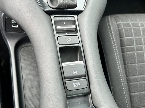 Used 2024 Honda HR-V LX image 34
