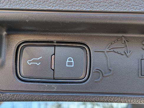 Certified 2023 Ford Explorer Limited image 15