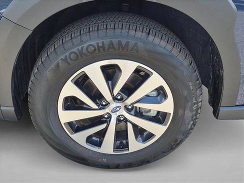 Used 2025 Subaru Outback Premium AWD/4WD image 23