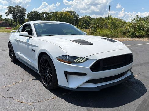 Used 2019 Ford Mustang GT Premium w/ GT Performance Package RWD image 3
