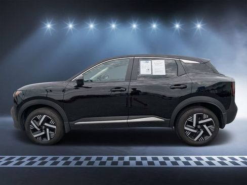 Used 2025 Nissan Kicks SV FWD image 6