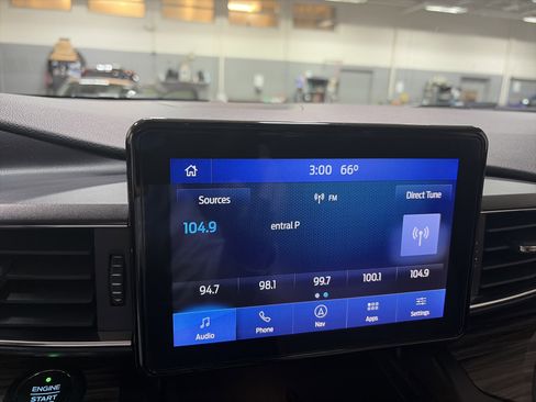 Used 2020 Ford Explorer Limited image 19