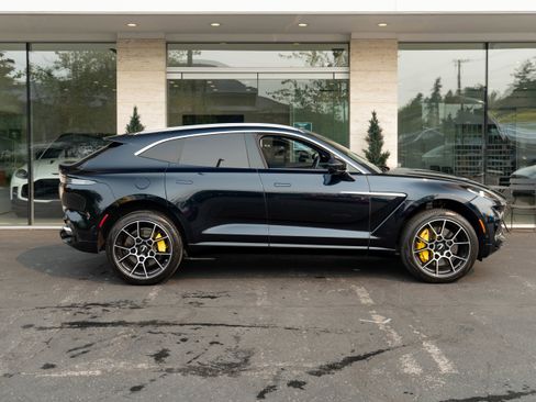 Used 2021 Aston Martin DBX image 52