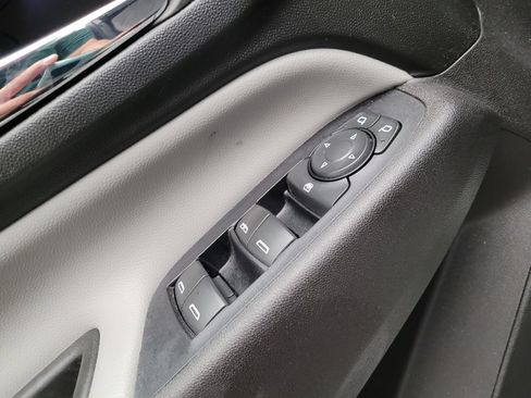 Used 2019 Chevrolet Equinox LS FWD image 27