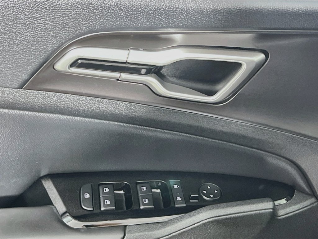 Used 2023 Kia Sportage EX FWD image 16