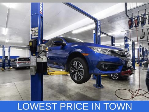 Used 2025 Toyota Corolla LE FWD image 37