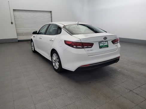 Used 2018 Kia Optima S FWD image 5