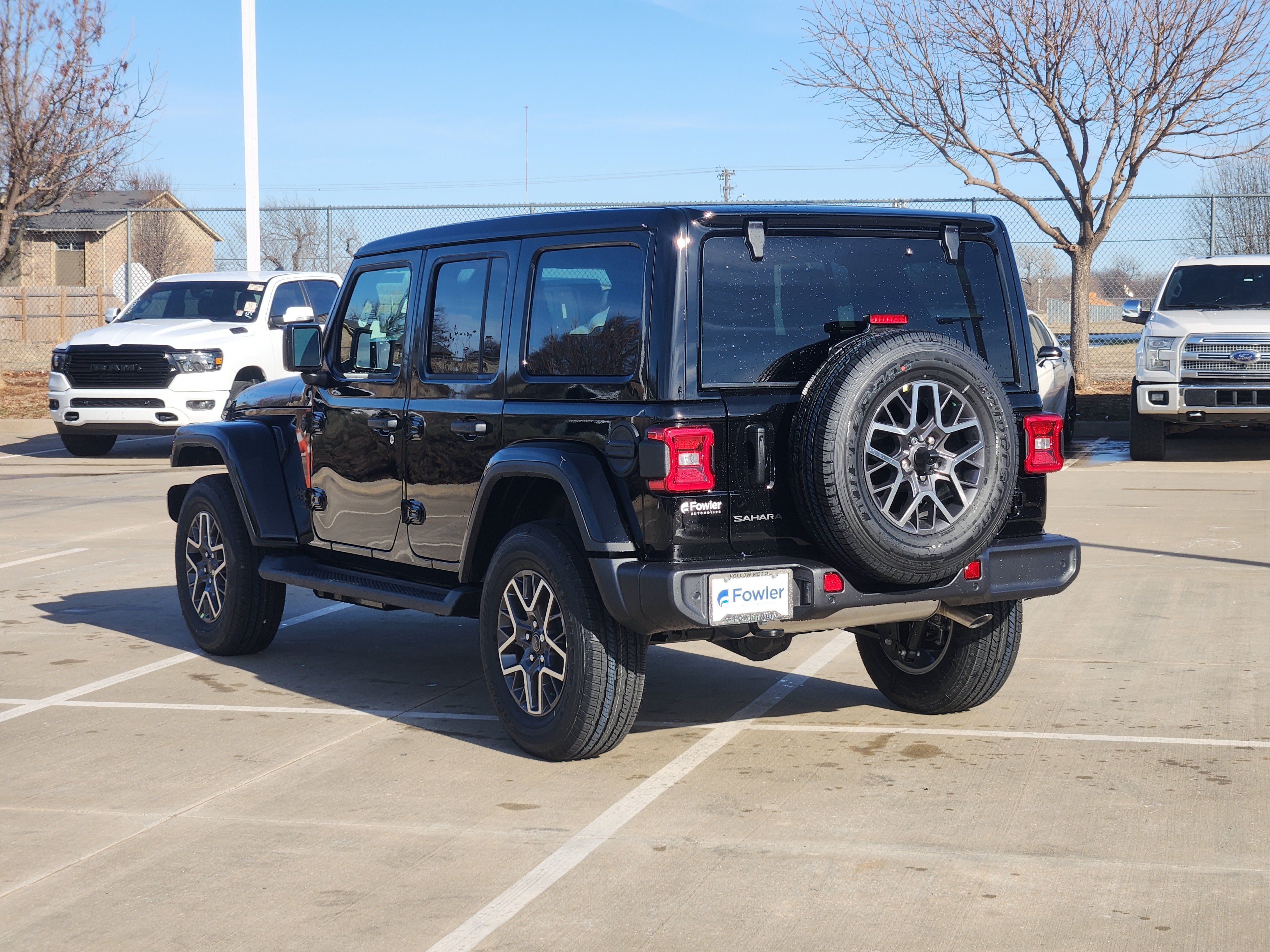 New 2026 Jeep Wrangler Unlimited Sahara AWD/4WD image 3