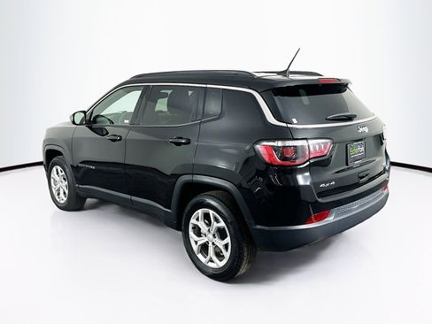 Used 2024 Jeep Compass Latitude image 5