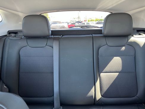 Used 2025 Chevrolet Trax LT image 39