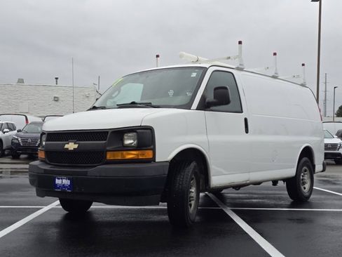 Used 2017 Chevrolet Express 2500 image 4