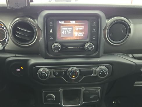 Used 2021 Jeep Wrangler Sport image 19