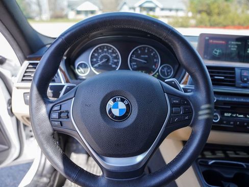 Used 2018 BMW 328d xDrive Sedan w/ Premium Package image 13