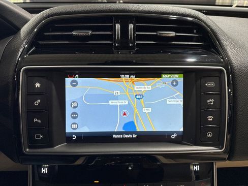 Used 2017 Jaguar XE Prestige image 75