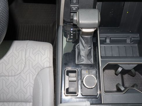 Used 2024 Toyota Tundra Limited image 25